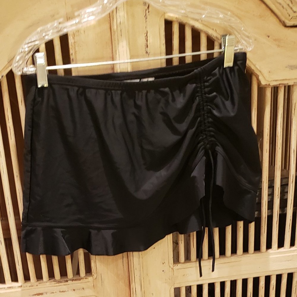 Croft & Barrow Size 8 Black Swim Skirt with Panty